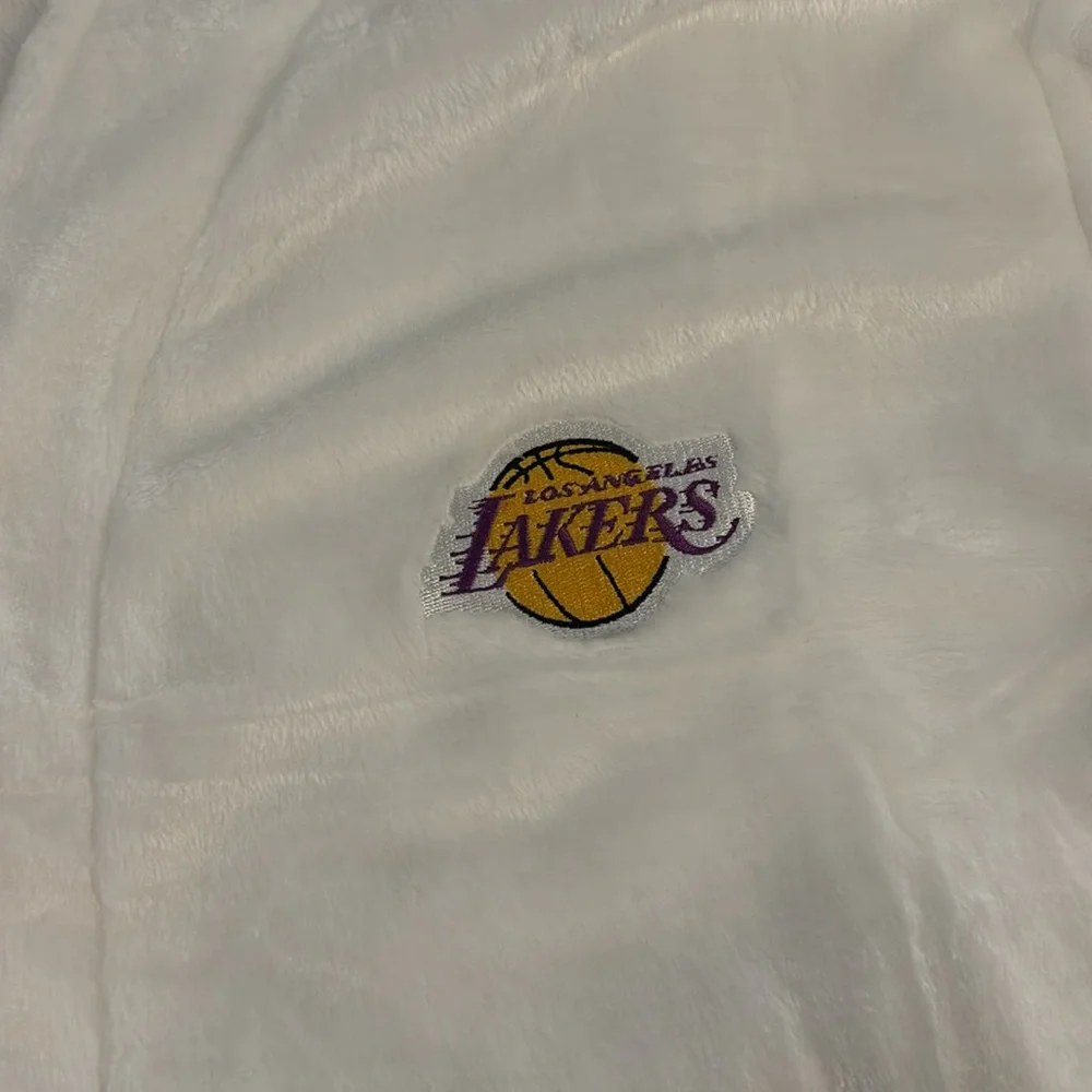 NBA Los Angeles Lakers L/XL Silk Touch Robe - Picture 3 of 4